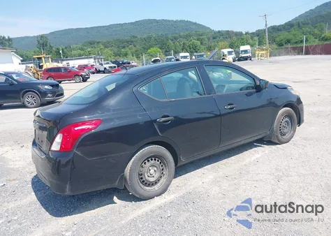 2017 Nissan Versa 1.6 S z USA, uszkodzony, nr VIN 3N1CN7AP5HL843129
